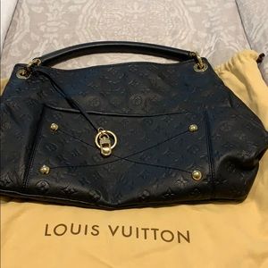 LV Artsy bag. New. Absolutely fabulous!